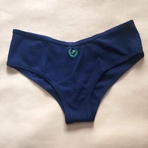 Pink Victoria's Secret panties. Size: M